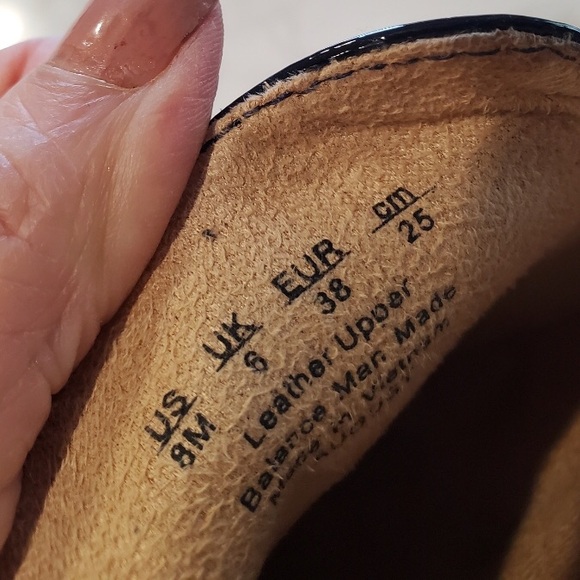 Naturalizer NWOT-August Platform
Tassel Loafer
Navy Patent
Leather Sz. 8M - Picture 6 of 7